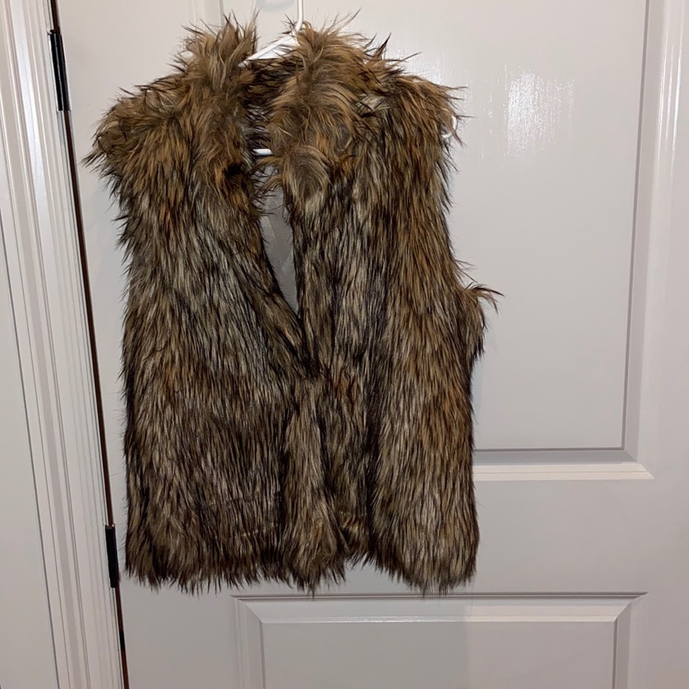 Fur vest. Size XL.